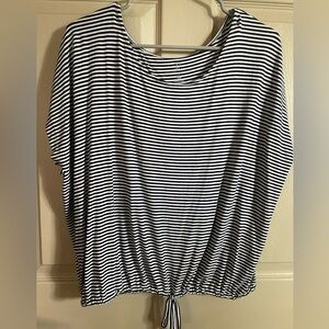 Women New York and Company lightweight shirt